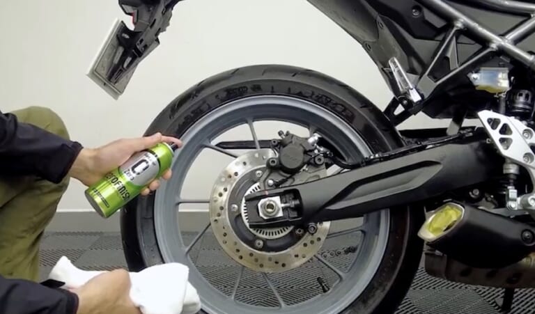シュアラスター洗車図鑑｜GSX-8R｜【洗車図鑑】車種別バイクの洗い方教えます：新世代ミドルクラススポーツバイク・スズキGSX-8R編