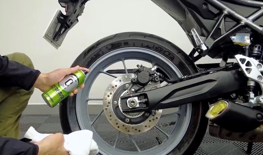 シュアラスター洗車図鑑｜GSX-8R｜【洗車図鑑】車種別バイクの洗い方教えます：新世代ミドルクラススポーツバイク・スズキGSX-8R編