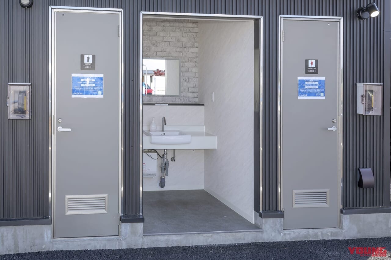 トイレ|令和の最新洗車場はバイクに最適! 手軽にピカピカ【D-Wash体験レポート】 | クロスカブ110はキレイになるか?!