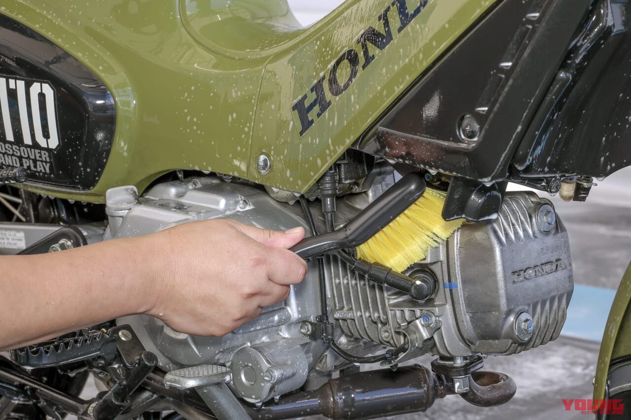 ブラシ|令和の最新洗車場はバイクに最適! 手軽にピカピカ【D-Wash体験レポート】 | クロスカブ110はキレイになるか?!