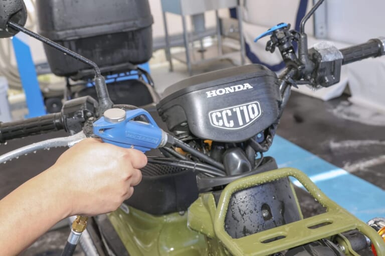 ブロワー|令和の最新洗車場はバイクに最適! 手軽にピカピカ【D-Wash体験レポート】 | クロスカブ110はキレイになるか?!