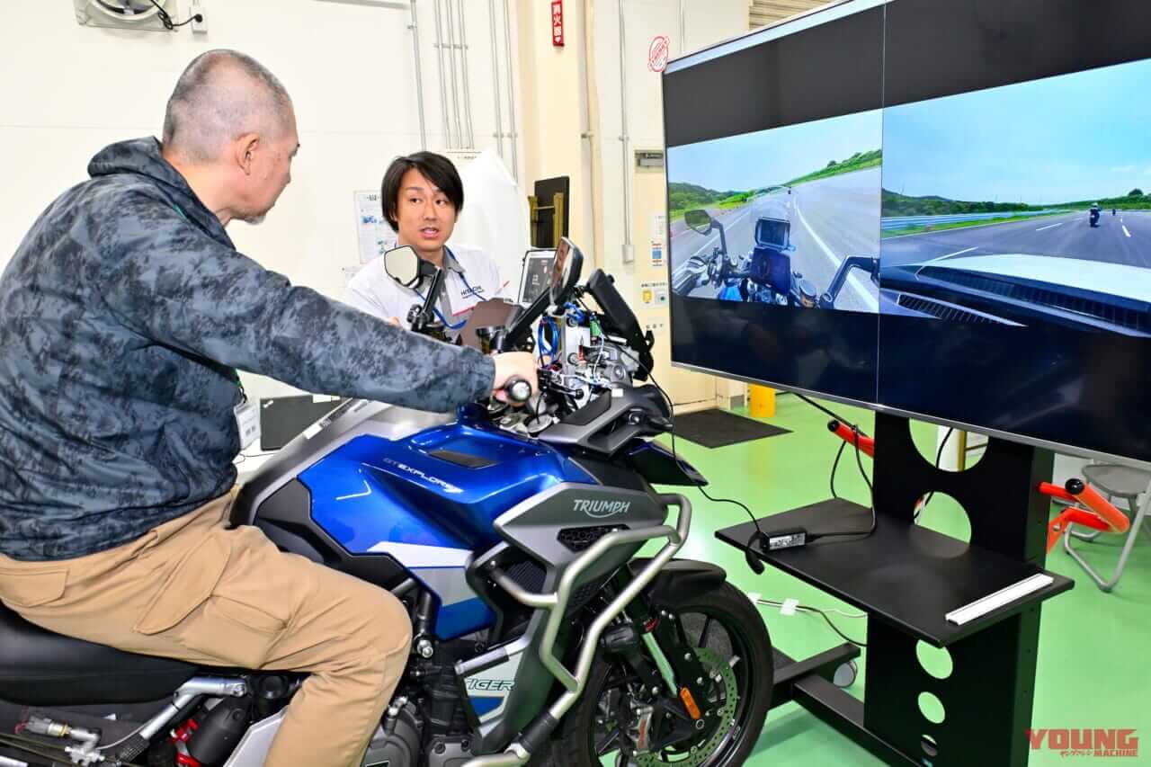 |SHOWAの『後付け可能』な新世代サスペンションが凄い! 足着き改善の自動車高調整もギヤ式に進化【Astemoテックショー2025】