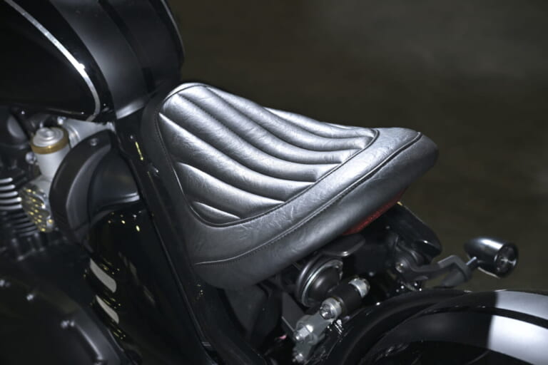 BLACK CUSTOM V2. ｜【トライアンフ ボンネビルボバー カスタム】BLACK CUSTOM V2.〈プロト〉