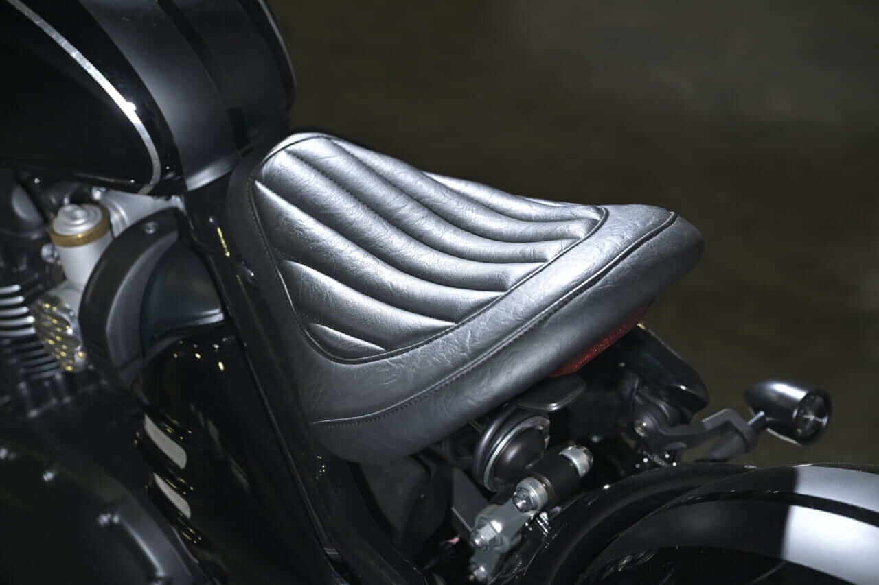 BLACK CUSTOM V2. ｜【トライアンフ ボンネビルボバー カスタム】BLACK CUSTOM V2.〈プロト〉