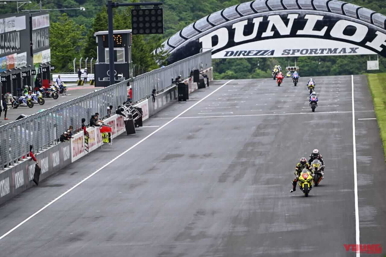 ファインダー越しに見た長島哲太×ダンロップの挑戦|真弓悟史|序盤のトップ走行は奇策か、当然か──ファインダー越しに見た長島哲太×ダンロップの挑戦2025