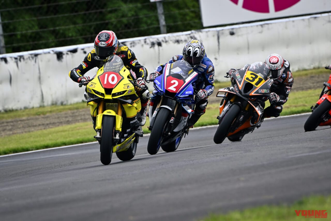 ファインダー越しに見た長島哲太×ダンロップの挑戦|真弓悟史|序盤のトップ走行は奇策か、当然か──ファインダー越しに見た長島哲太×ダンロップの挑戦2025