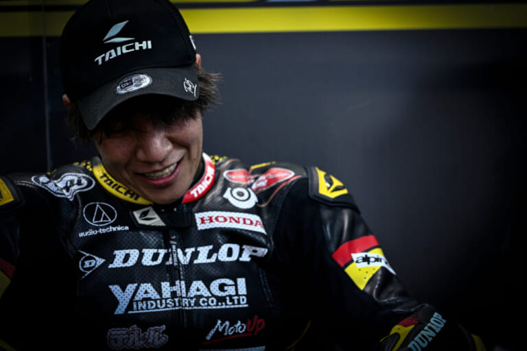 ファインダー越しに見た長島哲太×ダンロップの挑戦|真弓悟史|序盤のトップ走行は奇策か、当然か──ファインダー越しに見た長島哲太×ダンロップの挑戦2025