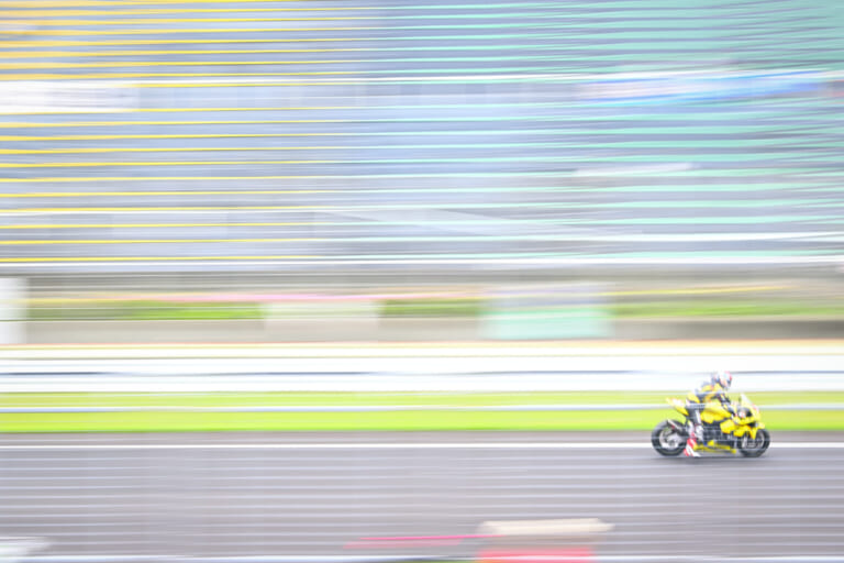 ファインダー越しに見た長島哲太×ダンロップの挑戦|真弓悟史|序盤のトップ走行は奇策か、当然か──ファインダー越しに見た長島哲太×ダンロップの挑戦2025