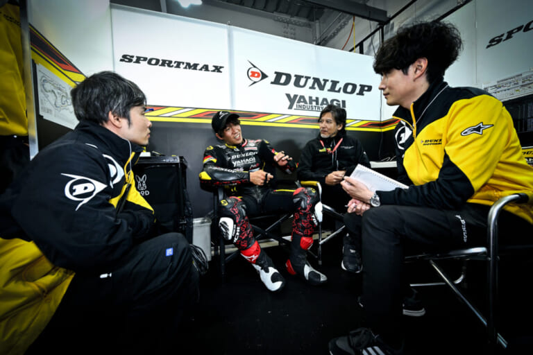 ファインダー越しに見た長島哲太×ダンロップの挑戦|真弓悟史|序盤のトップ走行は奇策か、当然か──ファインダー越しに見た長島哲太×ダンロップの挑戦2025