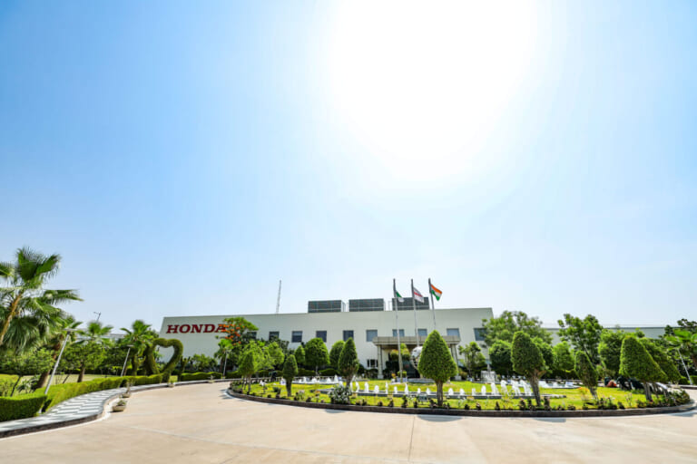 第4工場|【1日で最大16万台を売る?! 】脅威のバイク巨大市場「インド」でホンダ 二輪車生産5億台記念式典に参加してきた