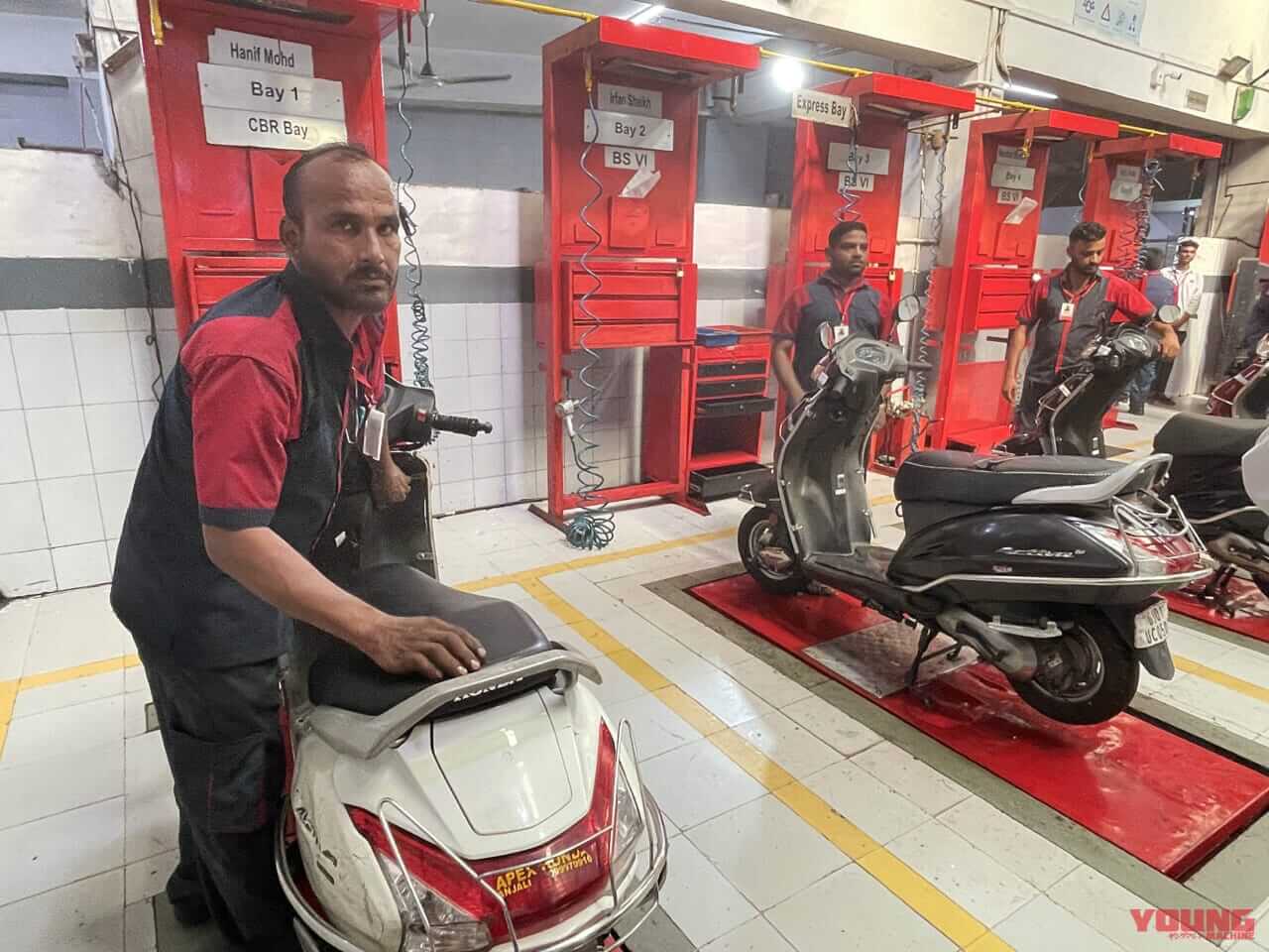 整備場|【1日で最大16万台を売る?! 】脅威のバイク巨大市場「インド」でホンダ 二輪車生産5億台記念式典に参加してきた