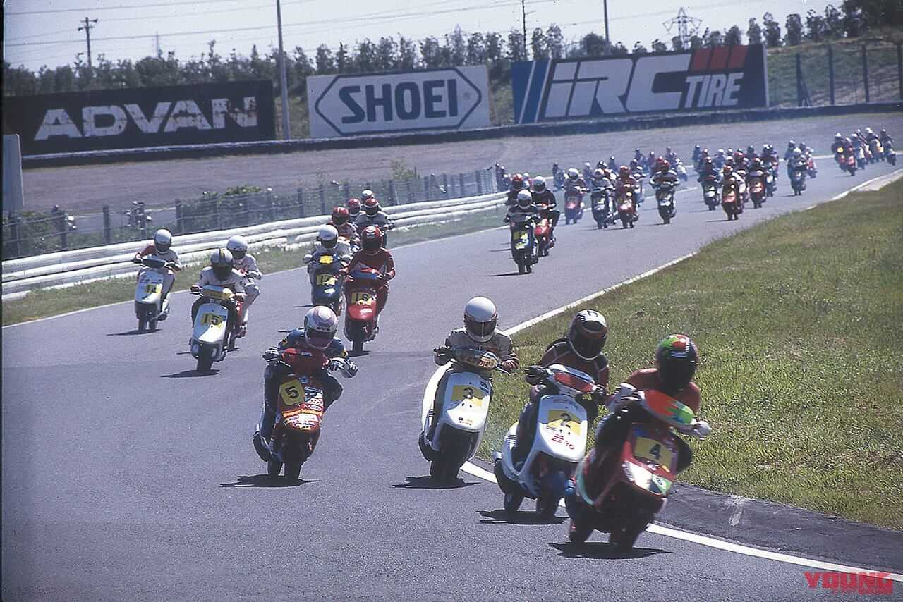 昭和エモ伝Vol.10|昭和原付ストーリー④ かーちゃんのスクーターで鬼攻め【昭和エモ伝Vol.10】