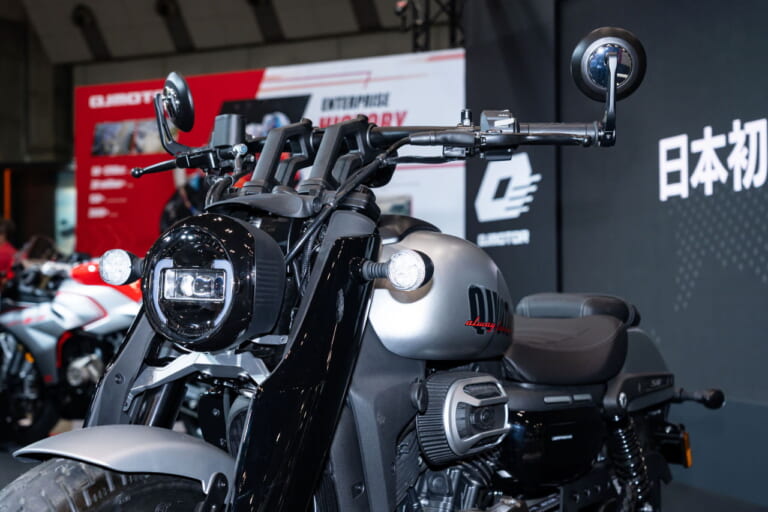 QJMOTOR SRV 400 VS｜400ccクラスのVツインクルーザー！ QJMOTOR「SRV400VS」7月より入荷、シート高734mmで77万8000円