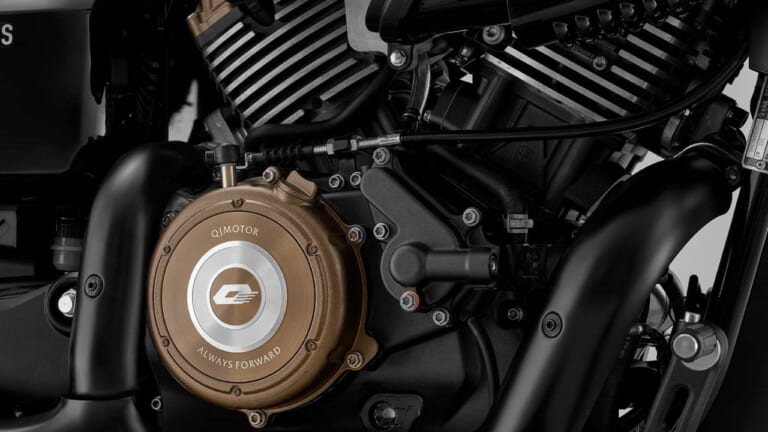 QJMOTOR SRV 400 VS|400ccクラスの新Vツインクルーザー! QJMOTOR「SRV400VS」7月より入荷、シート高734mmで77万8000円