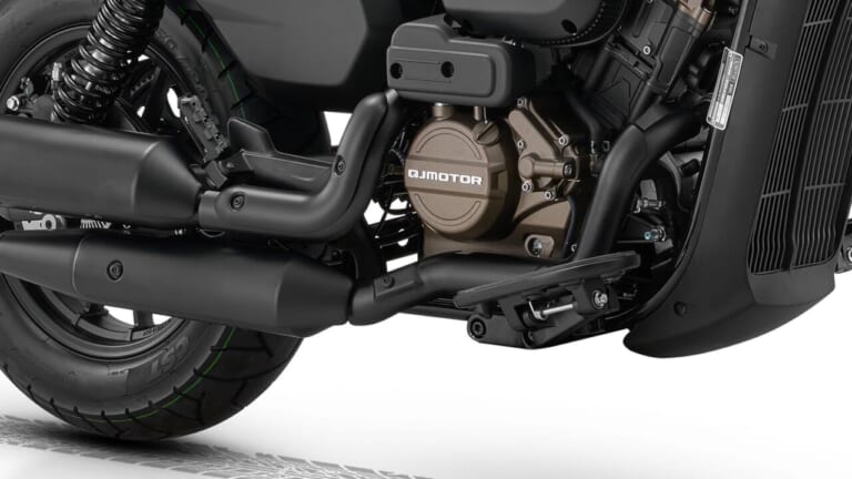 QJMOTOR SRV 250 A|「AT免許で運転できる!」Vツイン搭載の軽二輪クルーザー! QJMOTOR「SRV250A」が69万8000円で登場