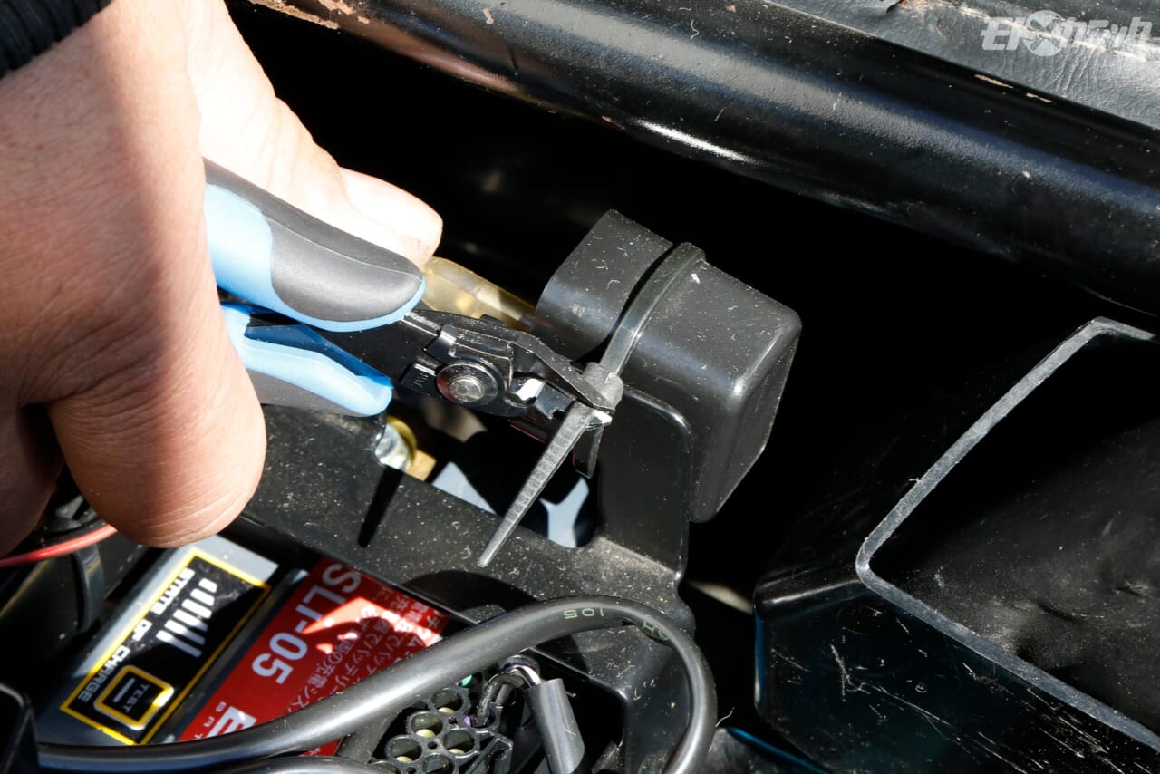 キャッチニッパー|ストレート｜[バイクメンテDIY] 使えば分かる納得の機能性。特定の作業に最適化した工具×5選〈ストレート〉