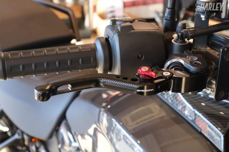 SPEEDRA｜アジャストレバー 3Dショートタイプ レボリューションMAXモデル用｜[ハーレーカスタム] ハーレー分野でも高品質なオリジナルアルミビレットパーツを開発〈SPEEDRA〉