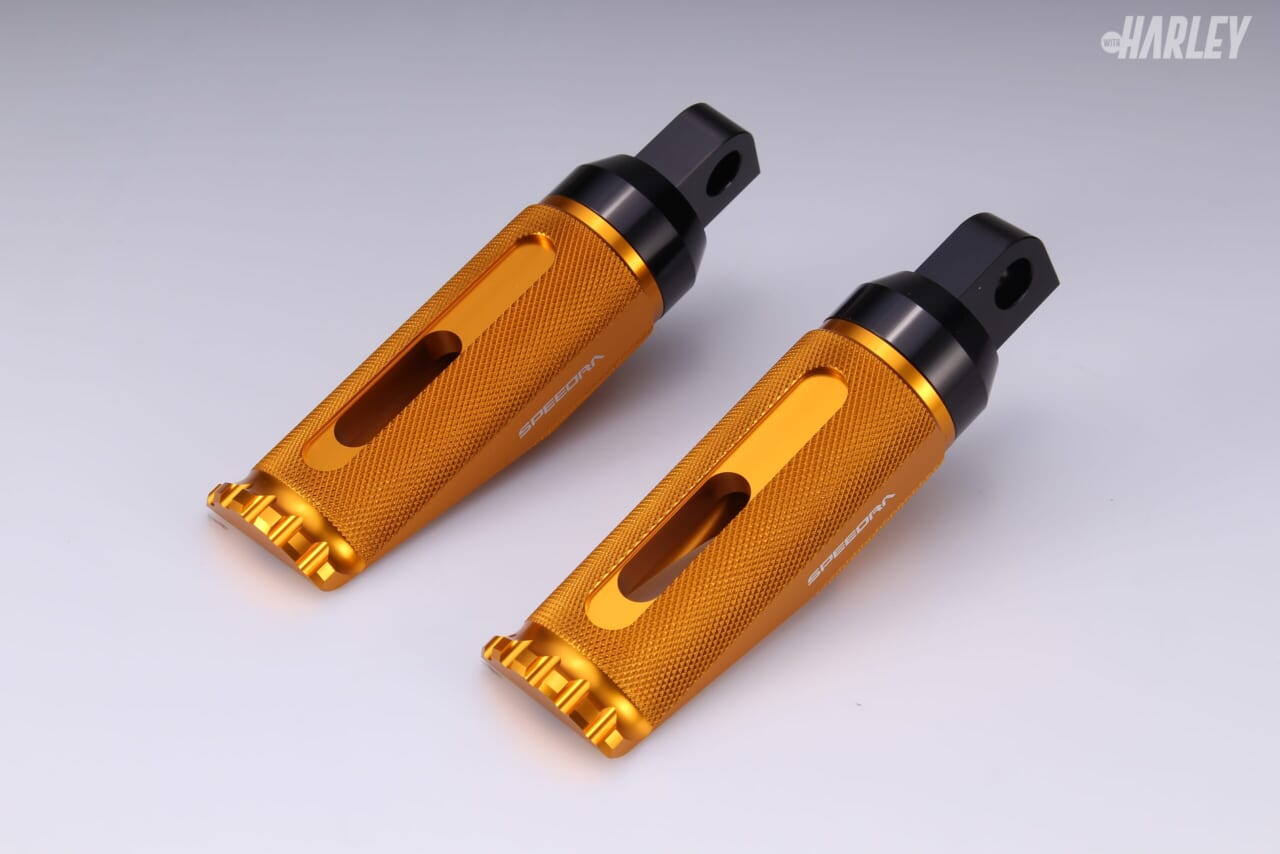 SPEEDRA｜アルミ削り出しフットペグ TYPE-3｜[ハーレーカスタム] ハーレー分野でも高品質なオリジナルアルミビレットパーツを開発〈SPEEDRA〉