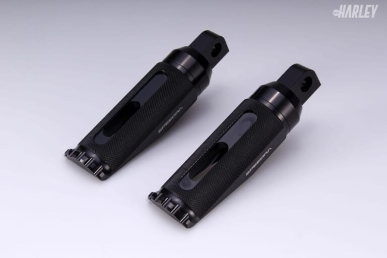 SPEEDRA｜アルミ削り出しフットペグ TYPE-3｜[ハーレーカスタム] ハーレー分野でも高品質なオリジナルアルミビレットパーツを開発〈SPEEDRA〉