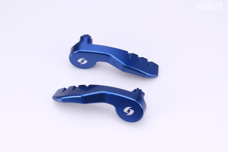 SPEEDRA｜サドルバッグラッチレバー ローライダーST /スポーツグライド用｜[ハーレーカスタム] ハーレー分野でも高品質なオリジナルアルミビレットパーツを開発〈SPEEDRA〉