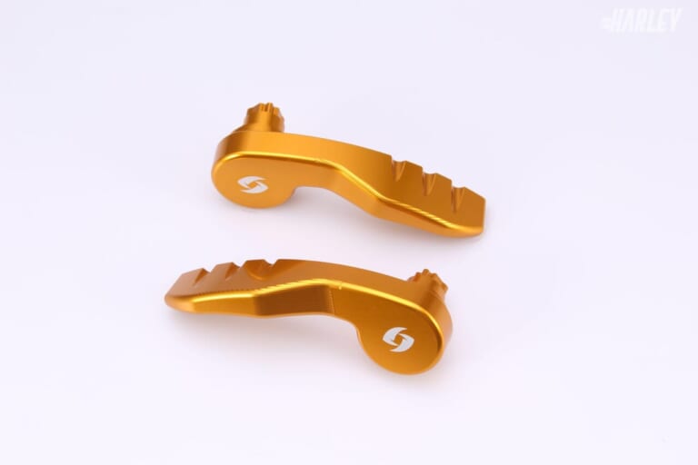 SPEEDRA｜サドルバッグラッチレバー ローライダーST /スポーツグライド用｜[ハーレーカスタム] ハーレー分野でも高品質なオリジナルアルミビレットパーツを開発〈SPEEDRA〉