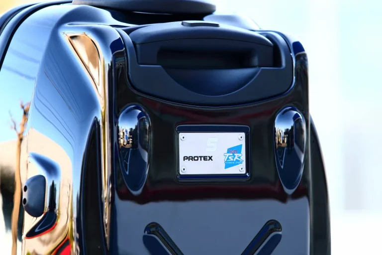 PROTEXとTSR コラボレーションモデルのモータースポーツ対応トラベルキャリー