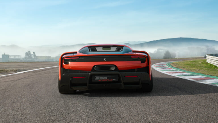 フェラーリ 296 スペチアーレ A|【最高速330km/h超】フェラーリ 296 スペチアーレ徹底解説! サーキット直系エアロ×880馬力ハイブリッドの全貌