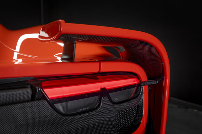 フェラーリ 296 スペチアーレ A|【最高速330km/h超】フェラーリ 296 スペチアーレ徹底解説! サーキット直系エアロ×880馬力ハイブリッドの全貌