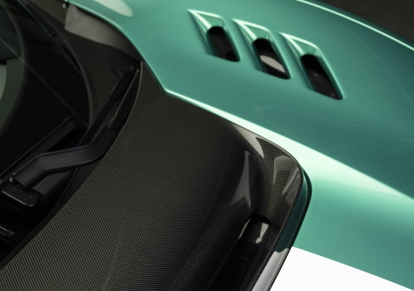 |【最高速330km/h超】フェラーリ 296 スペチアーレ徹底解説! サーキット直系エアロ×880馬力ハイブリッドの全貌