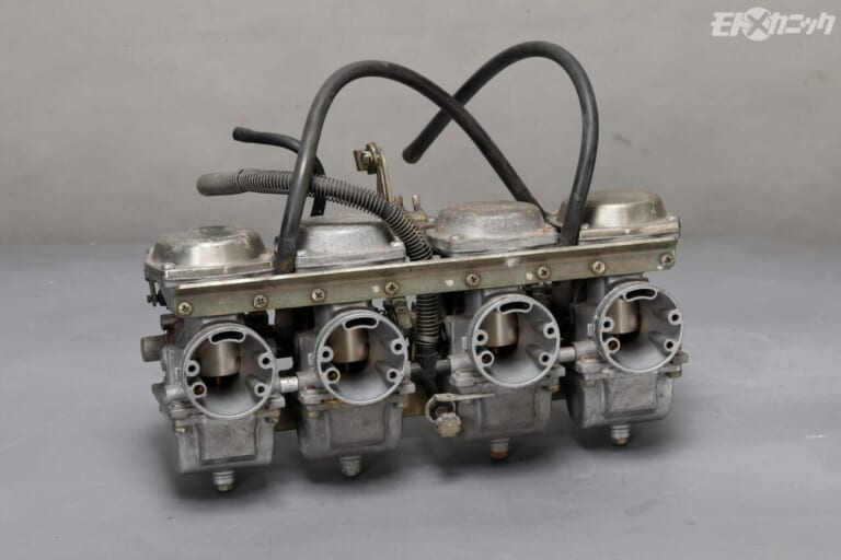 スズキ｜GSX1100Sカタナ用キャブ｜[旧車バイクDIYメンテ] 4連キャブ清掃は効率良くケミカルで洗浄〈ヤマルーブ・スーパーキャブレタークリーナー〉