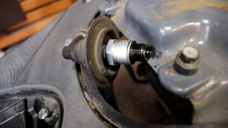 SUZUKI ZZ|【実録バイク修理】古いスクーターのエンジン不動! 予想外すぎる原因は独特の構造にあった