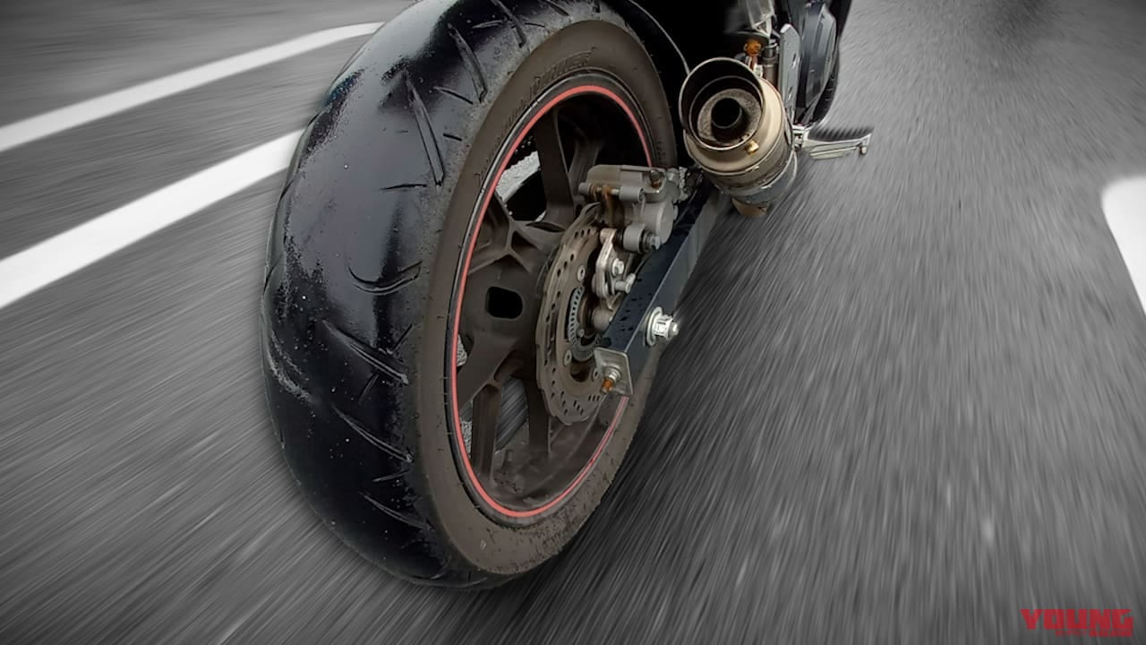 「梅雨でもバイク通勤/通学しなきゃ…」そんなときどうすれば安全? 気をつけるポイントと走り方を解説してみた|「梅雨でもバイク通勤/通学しなきゃ…」そんなときどうすれば安全? 気をつけるポイントと走り方を解説してみた