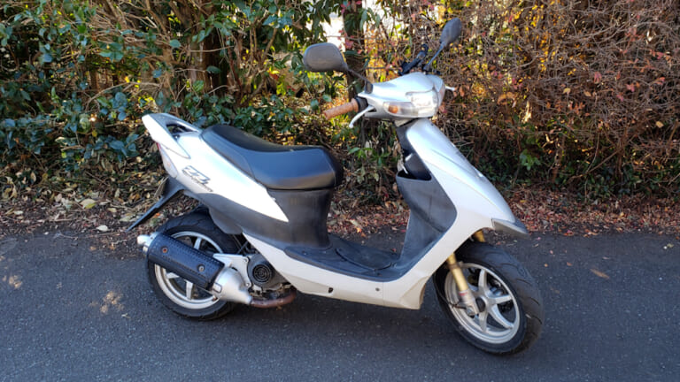 SUZUKI ZZ|【実録バイク修理】古いスクーターのエンジン不動! 予想外すぎる原因は独特の構造にあった