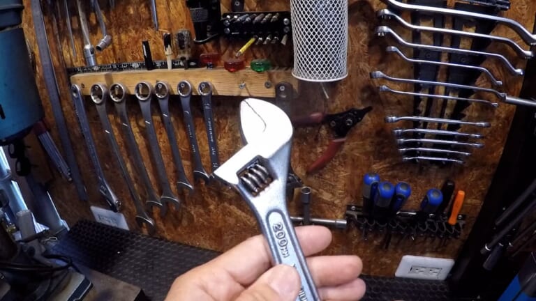 なぜ「猿」なの? 思わず人に話したくなる「モンキーレンチ」名前の由来を解説してみた(※諸説アリ)|なぜ「猿」なの? 思わず人に話したくなる「モンキーレンチ」名前の由来を解説してみた(※諸説アリ)