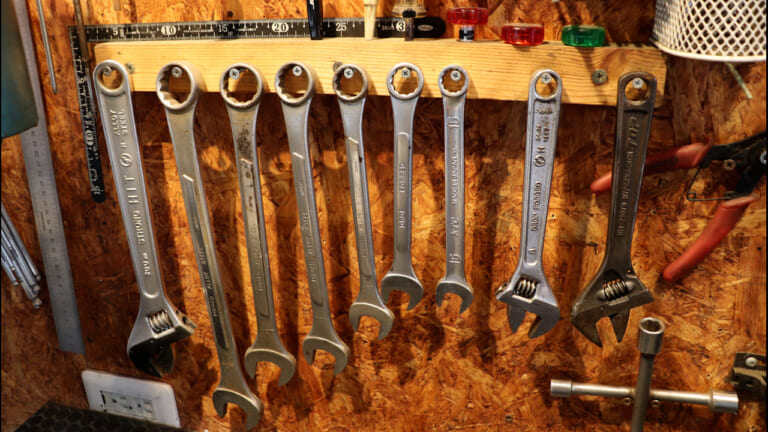 【バイクメンテナンス工具の疑問】スパナやレンチの長さ違いのなぜ。サイズごとの“絶妙な理由”とは|【バイクメンテ工具の疑問】スパナやレンチの長さ違いのなぜ。サイズごとの“絶妙な理由”とは