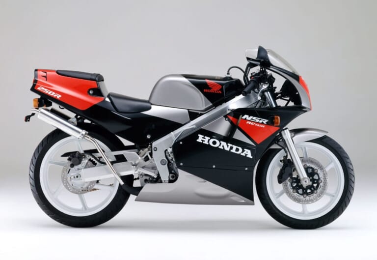 HONDA NSR250R|【ホンダNSR250R ’89】青島文化教材社より伝説のMC18型が完成品スケールモデルとして登場