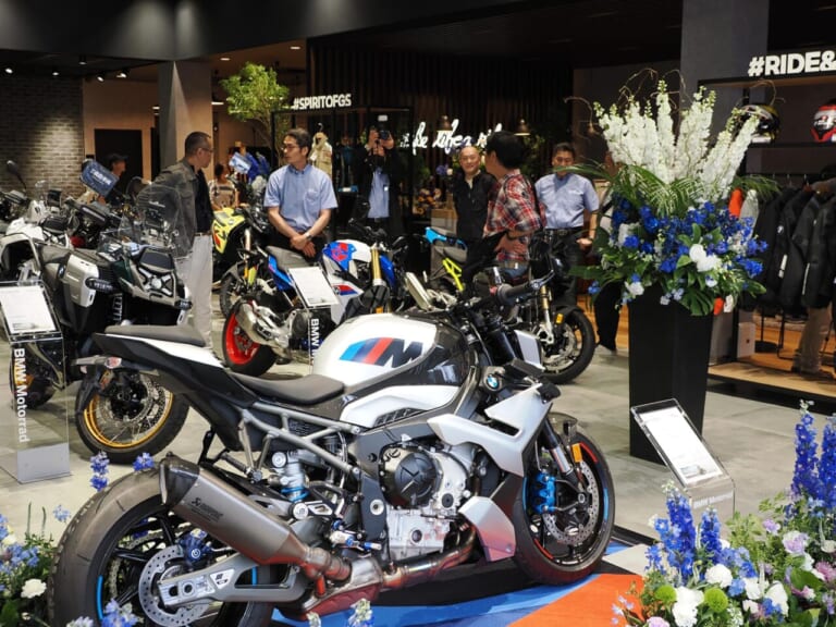 モトラッドミツオカ堺店｜ショールーム｜自動車メーカー・光岡自動車の新たなバイクプロジェクトが「モトラッドミツオカ堺」でスタート!