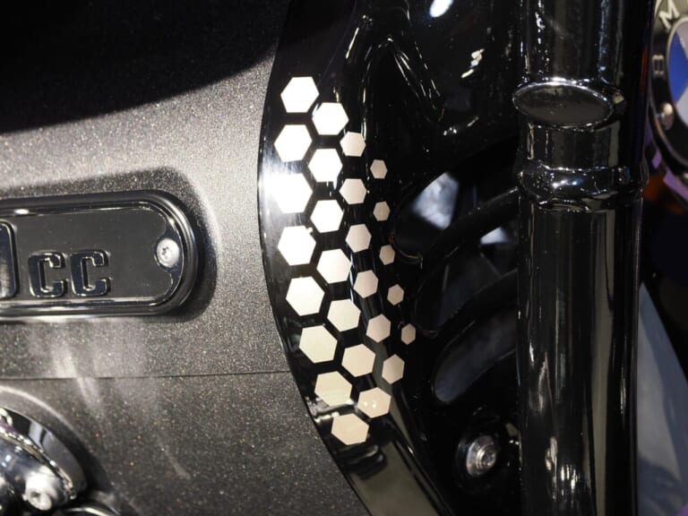 モトラッドミツオカ堺店｜R18｜OROCHI｜自動車メーカー・光岡自動車の新たなバイクプロジェクトが「モトラッドミツオカ堺」でスタート!