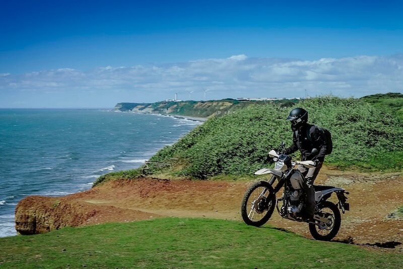 カワサキKLX230シェルパ(2025モデル)｜カワサキプラザ「SHERPA LIFE スタートキャンペーン」実施中!