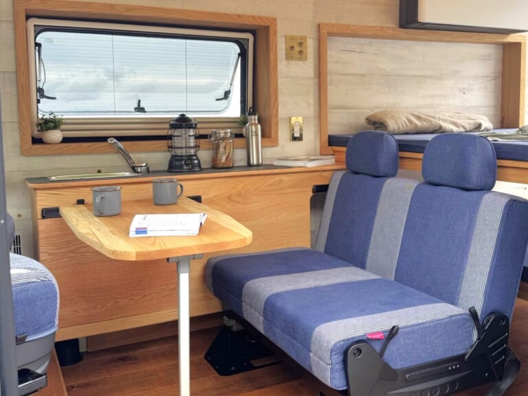 VANLIFEインテリア｜老舗トイファクトリーの「最強旅キャンパー」が借りられる! 【新レンタカーサービス】東京エリアにも拡大