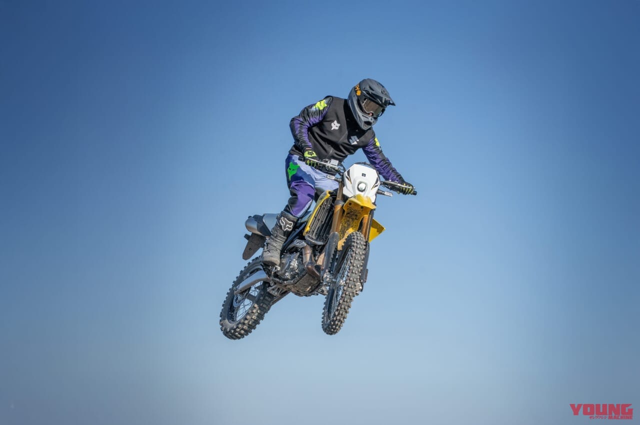 |スズキ新型「DR-Z4S」「DR-Z4SM」の英国価格が判明! 100万円超えは必至か……