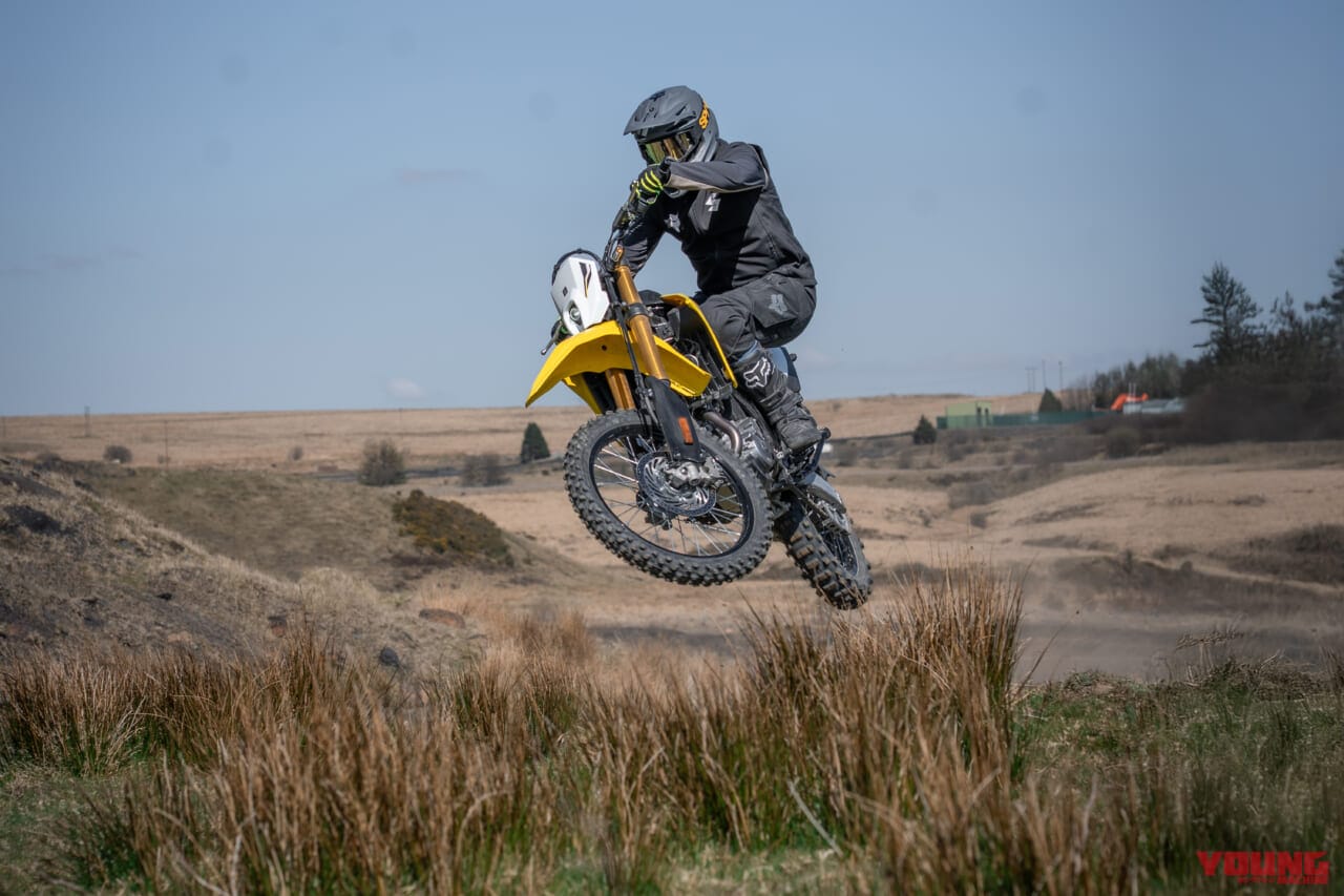 |スズキ新型「DR-Z4S」「DR-Z4SM」の英国価格が判明! 100万円超えは必至か……