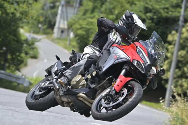 ドゥカティ ムルティストラーダV4S｜【ドゥカティ ムルティストラーダV4S】4in1バイクでラグジュアリーな旅に!