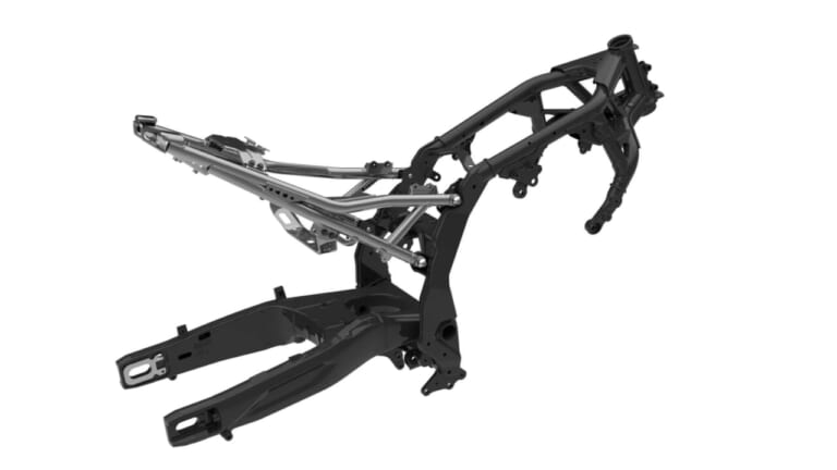 スズキ｜GSX-8TT｜輸出仕様｜2025年モデル｜【速報】スズキ新型車「GSX-8T / GSX-8TT」登場!! 昭和のロードスター/ロードレーサーをオマージュした本気のネオクラシック