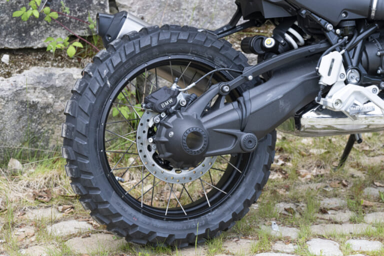 BMW R12G/S｜【BMW R12G/S】オフ走行を見越した専用フレームを搭載〈BMW Motorrad国際試乗会〉