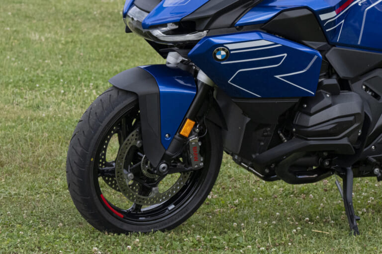 BMW R1300RT｜【BMW R1300RT/R1300R】すべての水冷ボクサーが1300ccの新世代に〈BMW Motorrad国際試乗会〉