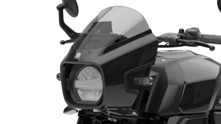 スズキ｜GSX-8TT｜輸出仕様｜2025年モデル｜【速報】スズキ新型車「GSX-8T / GSX-8TT」登場!! 昭和のロードスター/ロードレーサーをオマージュした本気のネオクラシック