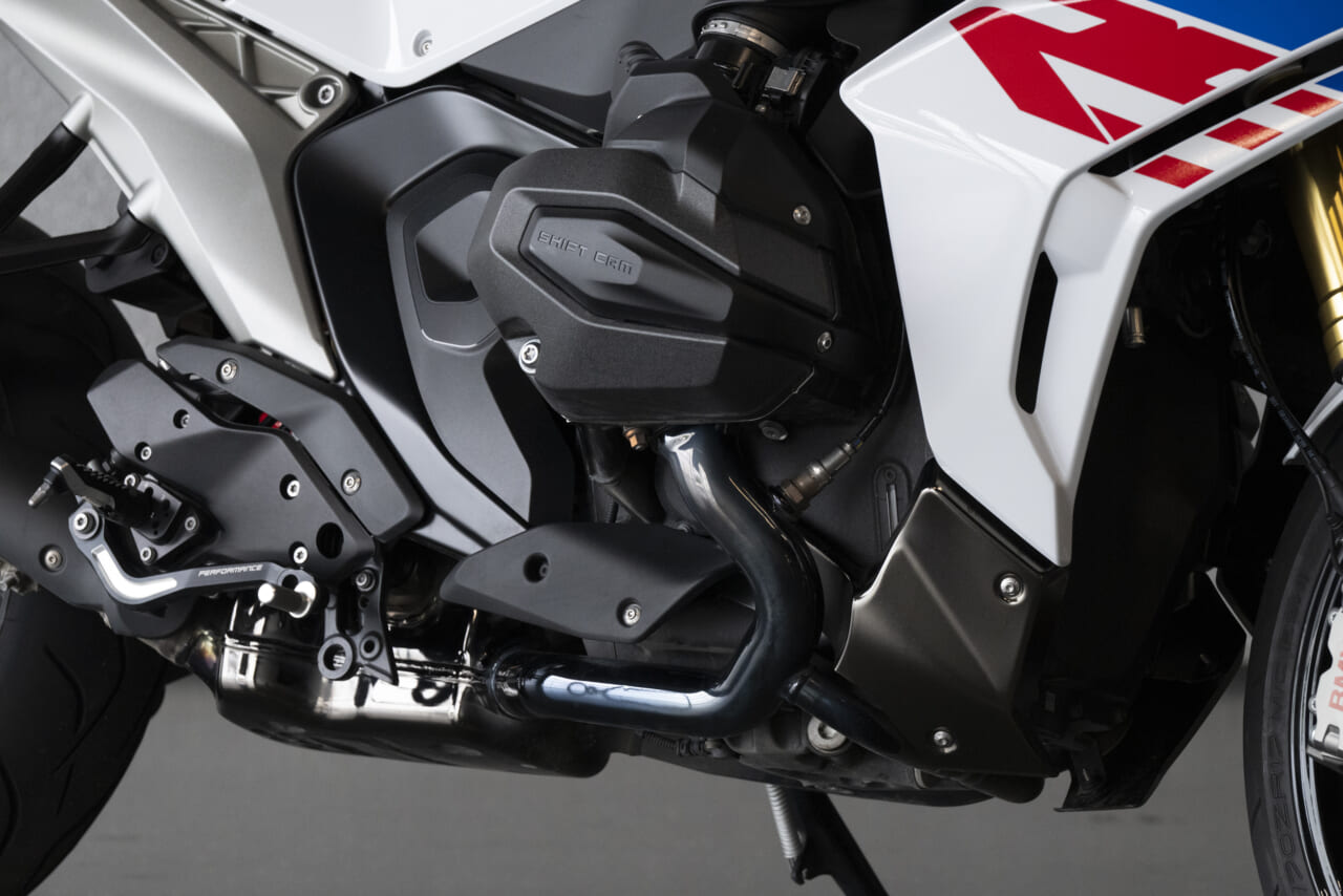 BMW R1300RT/R1300R｜水冷ボクサーエンジン｜【BMW R1300RT/R1300R】すべての水冷ボクサーが1300ccの新世代に〈BMW Motorrad国際試乗会〉
