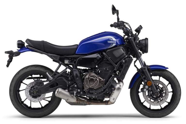 ヤマハ｜XSR700｜2025年モデル｜ヤマハ「XSR700」2025年モデル発売！ レトロな白×赤とスポーティな青を新採用