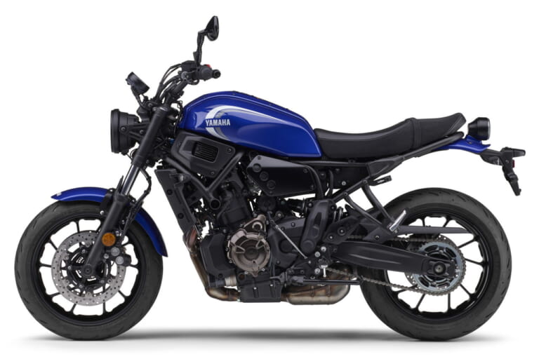 ヤマハ｜XSR700｜2025年モデル｜ヤマハ「XSR700」2025年モデル発売！ レトロな白×赤とスポーティな青を新採用